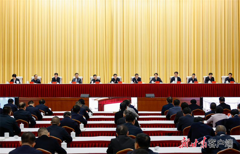 胡昌升在全省經(jīng)濟(jì)運行調(diào)度會議上強(qiáng)調(diào)全面抓實后兩個月經(jīng)濟(jì)工作堅決實現(xiàn)全年經(jīng)濟(jì)社會發(fā)展目標(biāo)任振鶴講話石謀軍出席